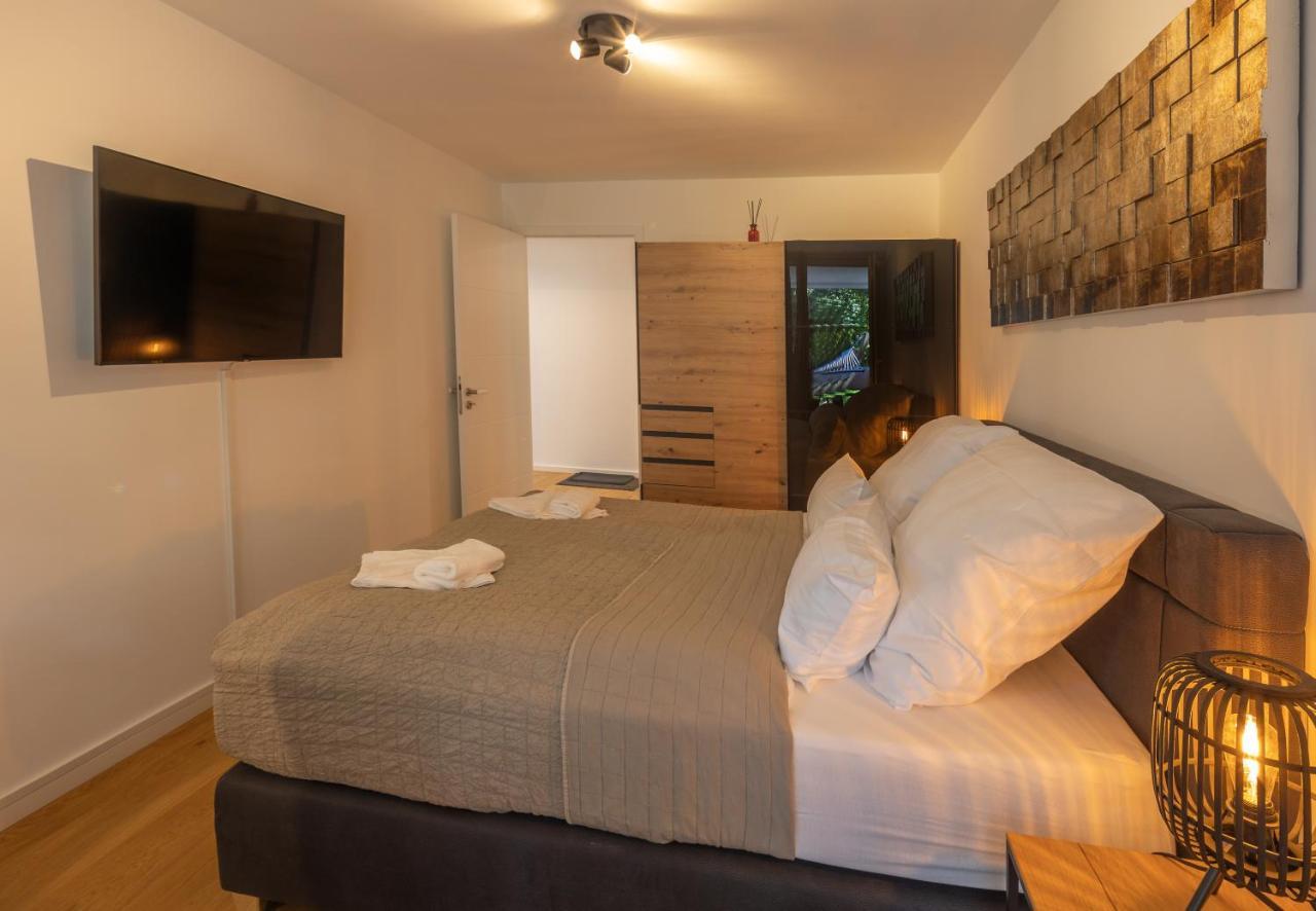 Sweethome - Luxus Pur - Grosse Kueche, 2 Baeder, 2 Terrassen Ottobrunn Eksteriør bilde